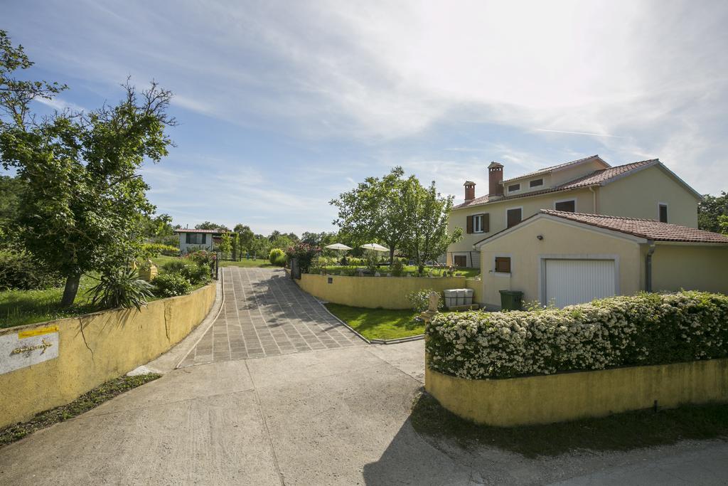 Mobile Homes Romantik Labin  Exterior photo